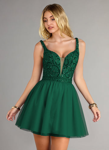 Ball-Gown/Princess V-Neck Short Tulle Homecoming Dress With Sequins