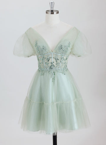 Ball-Gown/Princess Short Sleeve Short Tulle Homecoming Dress With Appliques
