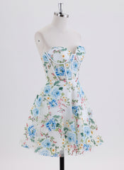 Ball-Gown/Princess Sleeveless Short Lace Homecoming Dress