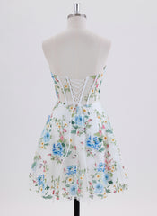Ball-Gown/Princess Sleeveless Short Lace Homecoming Dress