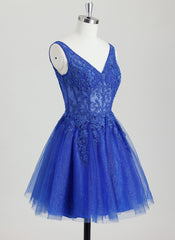 Ball-Gown/Princess V-Neck Short Tulle Homecoming Dress With Appliques Lace