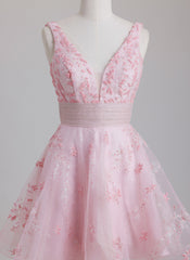 Ball-Gown/Princess V-Neck Short Tulle Homecoming Dress