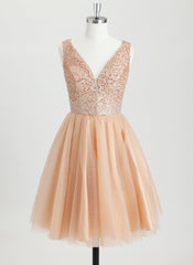 Ball-Gown/Princess V-Neck Short Tulle Homecoming Dress With Rhinestone Beading Sequins
