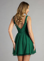 Ball-Gown/Princess V-Neck Short Tulle Homecoming Dress With Sequins
