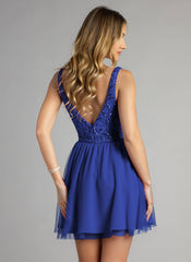 Ball-Gown/Princess V-Neck Short Tulle Homecoming Dress With Sequins