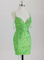 Sheath/Column Short Lace Homecoming Dress With Sequins