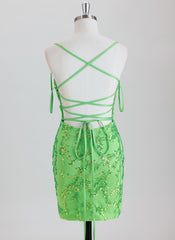 Sheath/Column Short Lace Homecoming Dress With Sequins