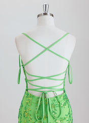 Sheath/Column Short Lace Homecoming Dress With Sequins