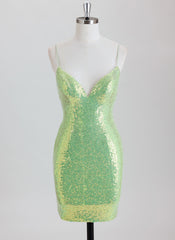 Sheath/Column Short Sequin Homecoming Dress With Sequins