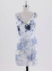 Sheath/Column Sleeveless Short Lace Homecoming Dress With Sequins