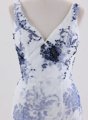 Sheath/Column Sleeveless Short Lace Homecoming Dress With Sequins