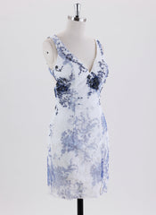 Sheath/Column Sleeveless Short Lace Homecoming Dress With Sequins