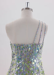 Sheath/Column Sleeveless Short Sequin Homecoming Dress With Sequins