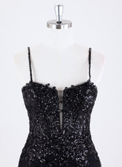 Sheath/Column Spaghetti Straps Short Lace Homecoming Dress With Sequins