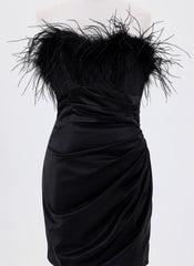 Sheath/Column Sleeveless Short Satin Homecoming Dress With Feather