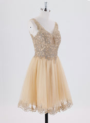 Ball-Gown/Princess Short Tulle Homecoming Dress With Rhinestone